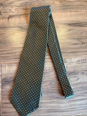 Van Heusen Olive and Black Micro-Check Silk Tie